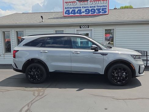 Used 2023 Kia Sorento SX AWD/4WD image 2