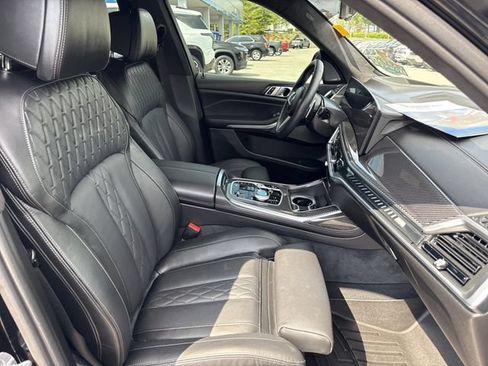 Used 2025 BMW X7 M60i AWD/4WD image 35