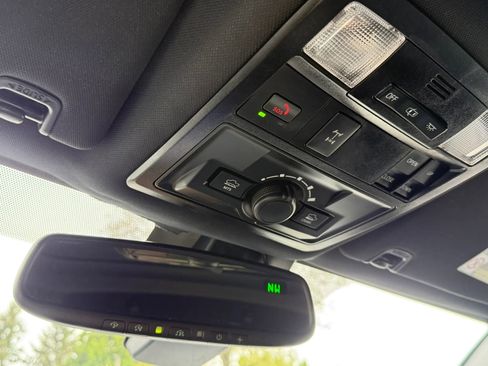 Used 2022 Toyota Tacoma TRD Off-Road w/ TRD Premium Off Road Package AWD/4WD image 19