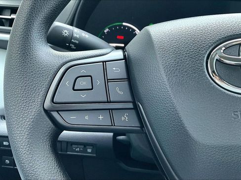 New 2026 Toyota Sienna LE image 11