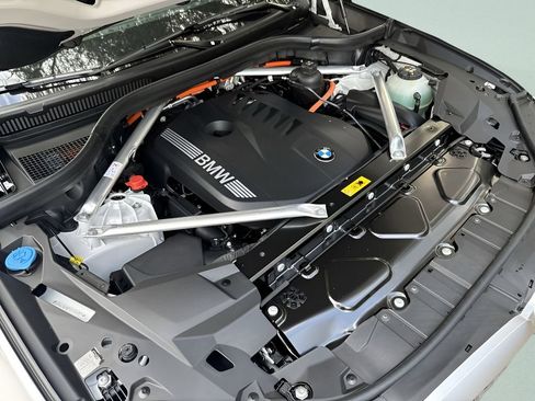 New 2026 BMW X5 xDrive50e w/ Premium Package image 30