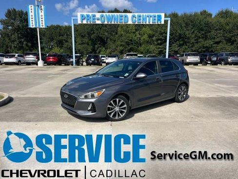 Used 2018 Hyundai Elantra GT FWD image 1