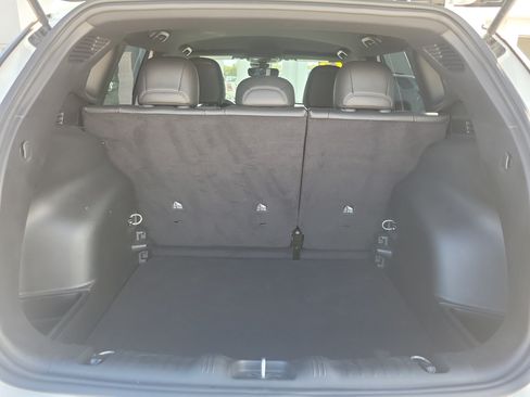 Used 2025 Jeep Compass Latitude AWD/4WD image 7