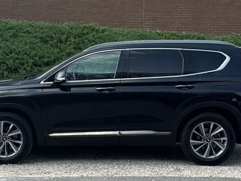 Used 2019 Hyundai Santa Fe FWD image 2
