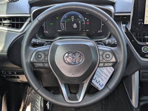 Used 2025 Toyota Corolla Cross w/ Convenience Package image 20