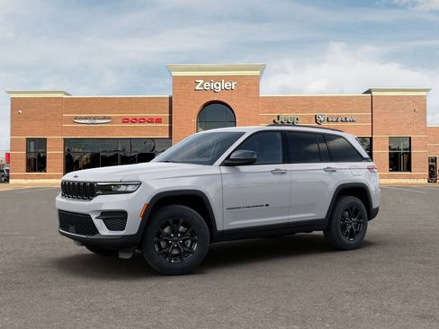 New 2025 Jeep Grand Cherokee Altitude image 2