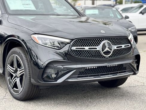 New 2025 Mercedes-Benz GLC 350e 4MATIC image 2