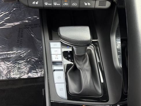 Used 2024 Hyundai Elantra Limited FWD image 21