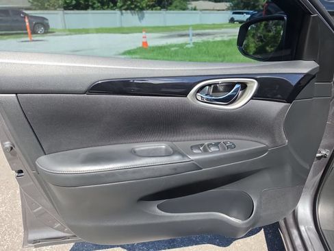 Used 2019 Nissan Sentra SV FWD image 17