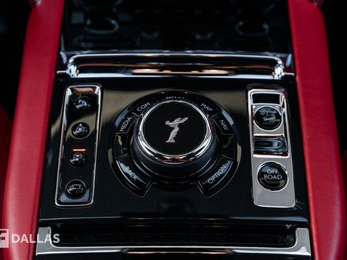 Used 2022 Rolls-Royce Cullinan image 28