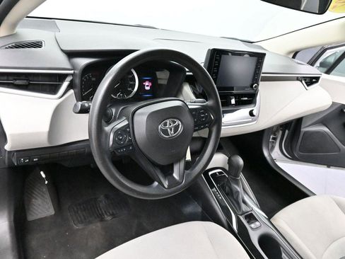 Used 2022 Toyota Corolla LE FWD image 14