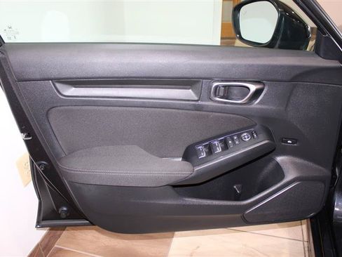 Used 2025 Honda Civic Sport image 28