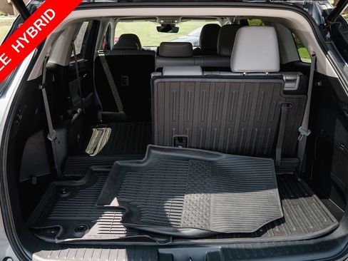 Used 2022 Toyota Highlander XLE FWD image 7