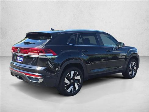 Certified 2026 Volkswagen Atlas Cross Sport SE w/ Panoramic Sunroof Package FWD image 5