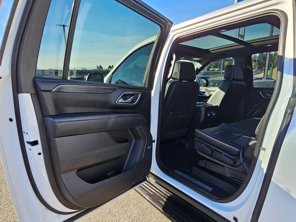 Certified 2022 GMC Yukon XL SLT w/ Max Trailering Package AWD/4WD image 25
