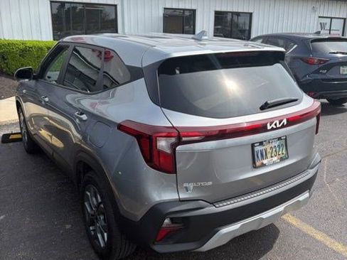Used 2025 Kia Seltos LX AWD/4WD image 4