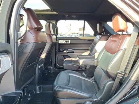 Used 2022 Ford Explorer Platinum w/ Equipment Group 601A image 10