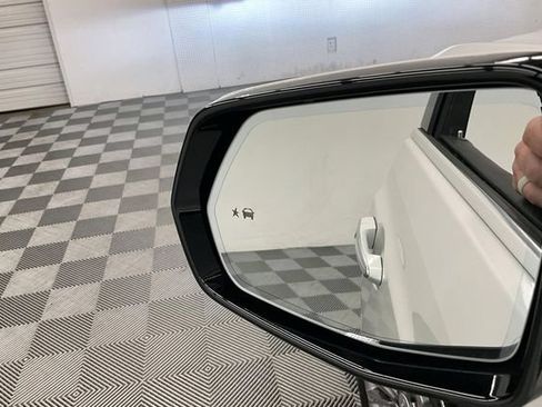 Used 2025 Cadillac XT5 Premium Luxury FWD image 39