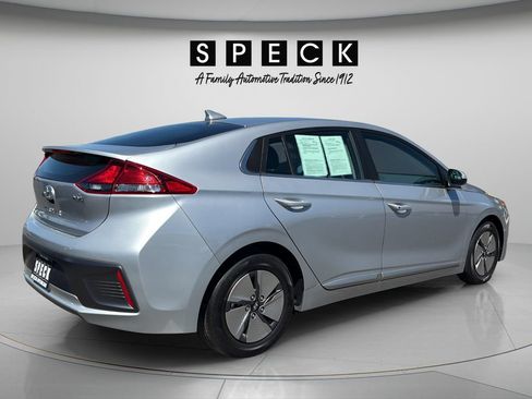 Certified 2022 Hyundai Ioniq SE FWD image 5