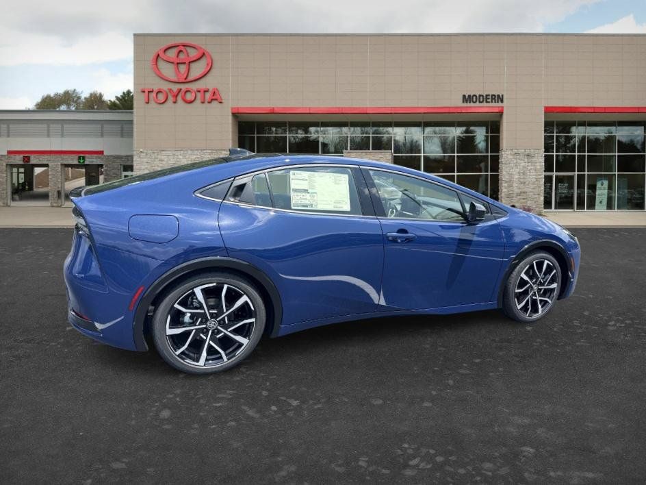 New 2026 Toyota Prius Plug-In Hybrid FWD image 6