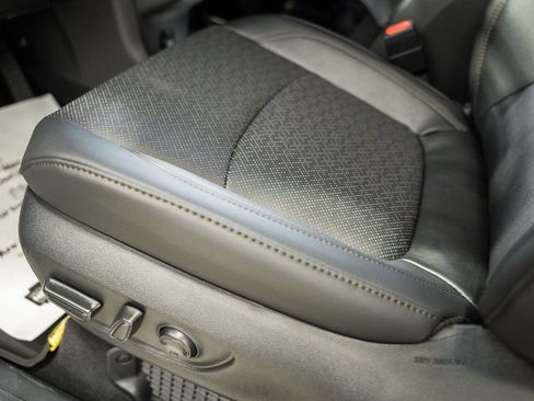 New 2026 Toyota Sienna Platinum AWD/4WD image 40