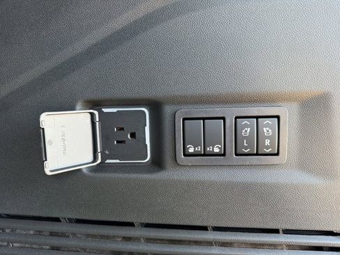 New 2026 Chevrolet Tahoe Premier w/ Sun And Tow Package AWD/4WD image 21