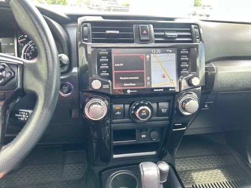 Certified 2021 Toyota 4Runner Venture w/ Moonroof Package AWD/4WD image 20