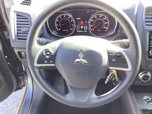 Used 2025 Mitsubishi Outlander Sport ES image 16