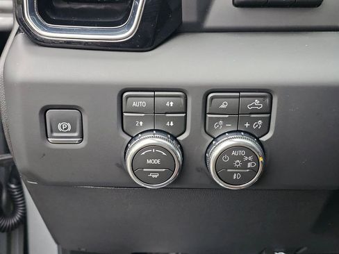 Used 2026 GMC Sierra 2500 Denali Ultimate image 64