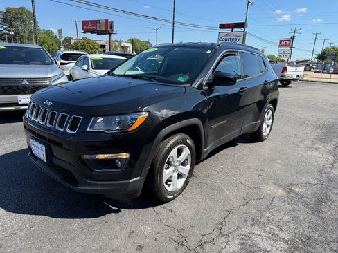 Used 2021 Jeep Compass Latitude FWD image 5