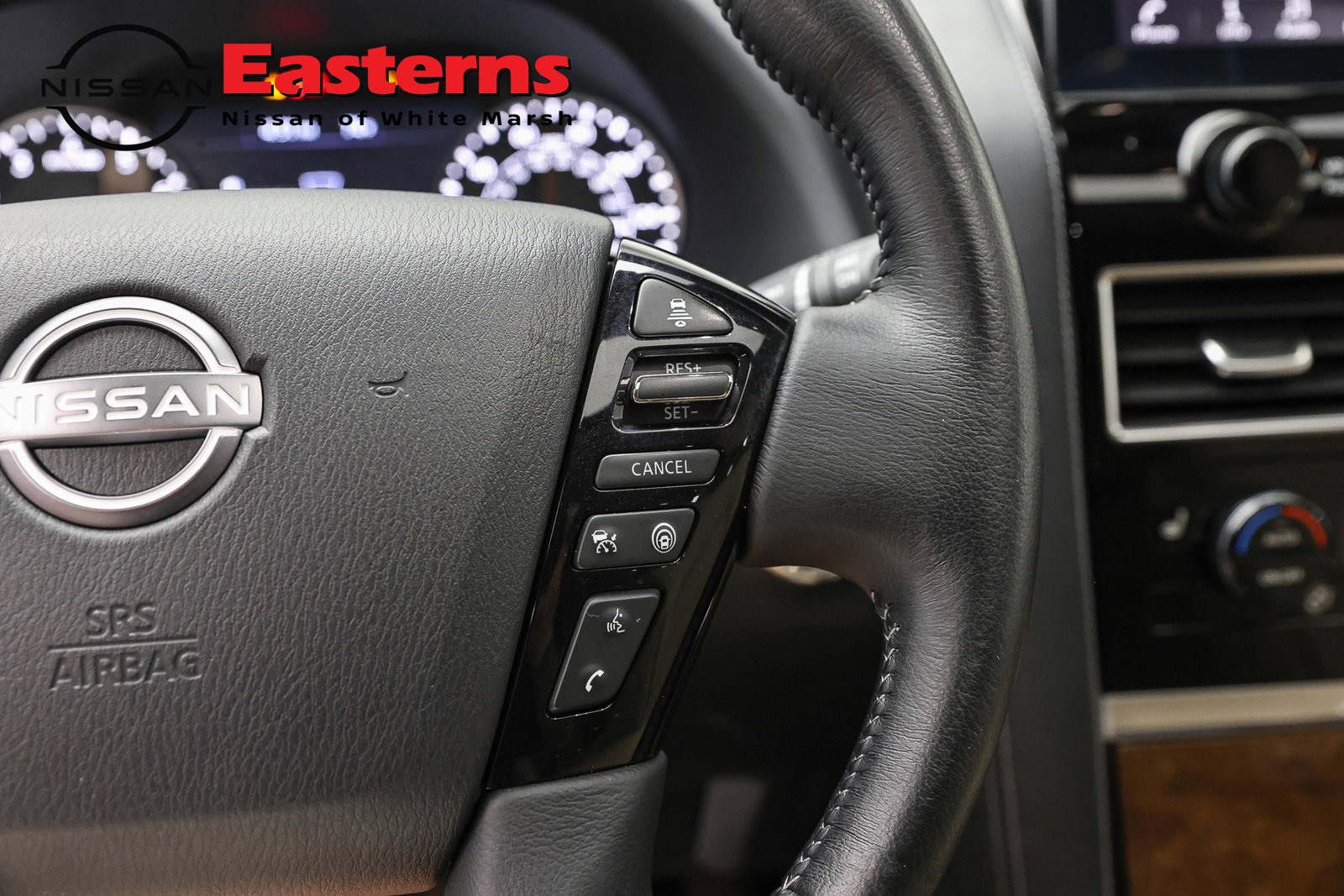 Used 2023 Nissan Armada SL w/ Captain's Chairs Package AWD/4WD image 16