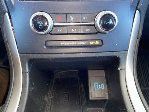 Used 2022 Ford Edge SEL w/ Convenience Package image 13