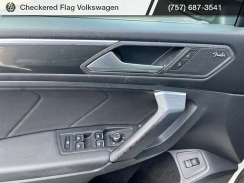 Used 2019 Volkswagen Tiguan SEL Premium AWD/4WD image 13