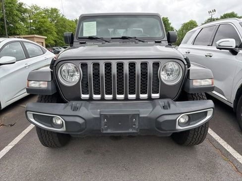 Used 2023 Jeep Gladiator Overland image 2