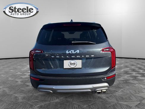 Used 2022 Kia Telluride EX w/ EX Premium Package image 4