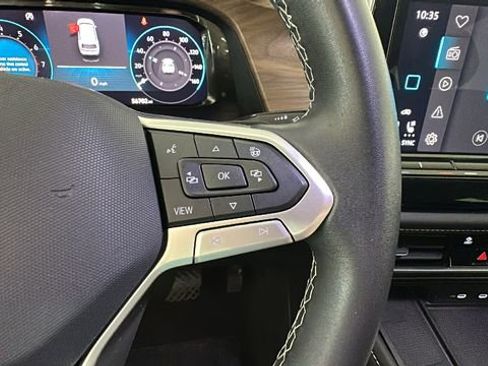 Used 2024 Volkswagen Atlas SE AWD/4WD image 17