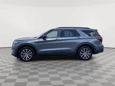 Certified 2026 Ford Explorer ST-Line AWD/4WD image 2