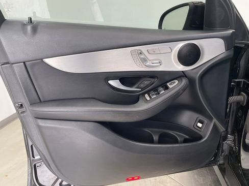 Used 2019 Mercedes-Benz GLC 300 GLC 300 image 36