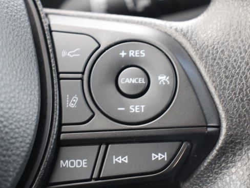 Certified 2025 Toyota RAV4 XLE image 25