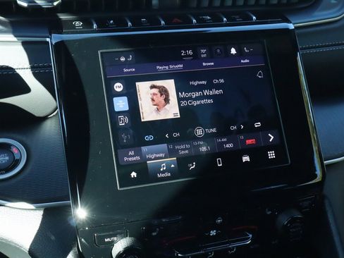 New 2025 Jeep Grand Cherokee Laredo image 5