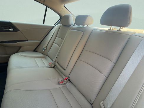 Used 2017 Honda Accord Touring image 29