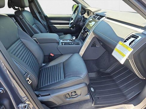 New 2025 Land Rover Discovery Dynamic SE AWD/4WD image 10