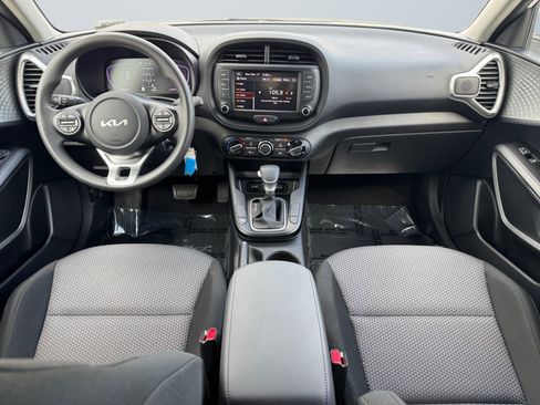 Used 2024 Kia Soul LX w/ Option Group 015 image 10