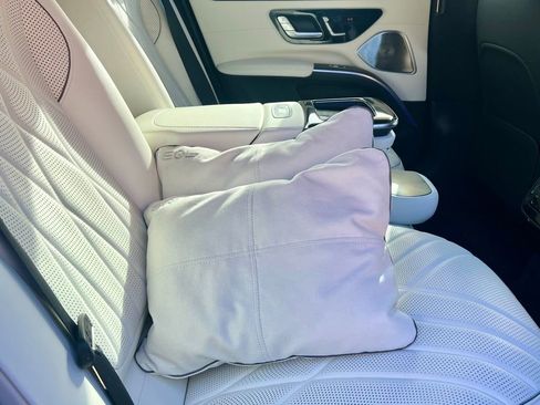 Certified 2024 Mercedes-Benz EQS 580 4MATIC Sedan image 18