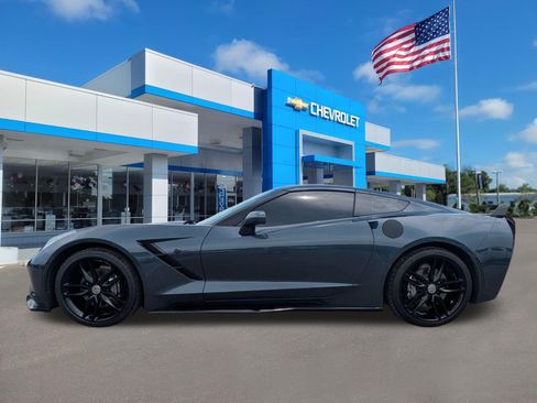 Used 2019 Chevrolet Corvette Stingray Coupe w/ 1LT RWD image 6