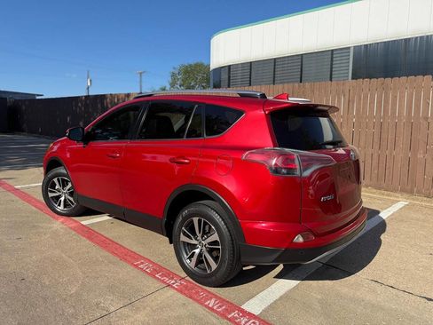Used 2017 Toyota RAV4 XLE image 5