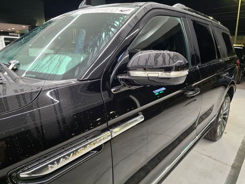 Used 2021 Lincoln Navigator Reserve AWD/4WD image 11