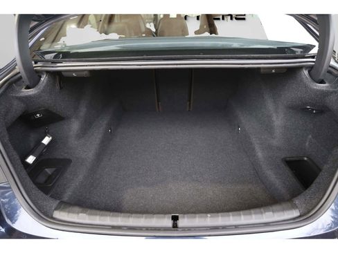 Used 2017 BMW 540i xDrive image 27