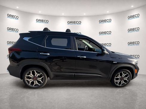 Used 2022 Kia Seltos SX w/ Sunroof Package AWD/4WD image 8
