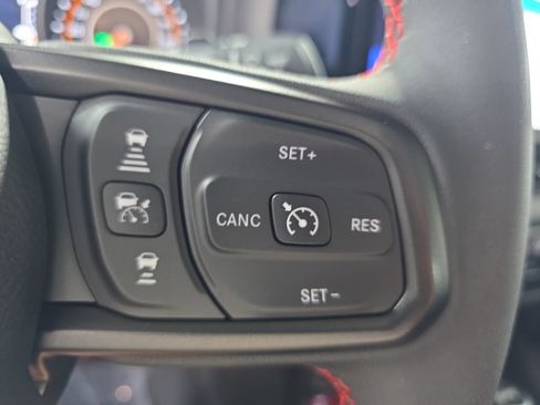 Used 2024 Jeep Wrangler Unlimited Rubicon w/ Convenience Group AWD/4WD image 17